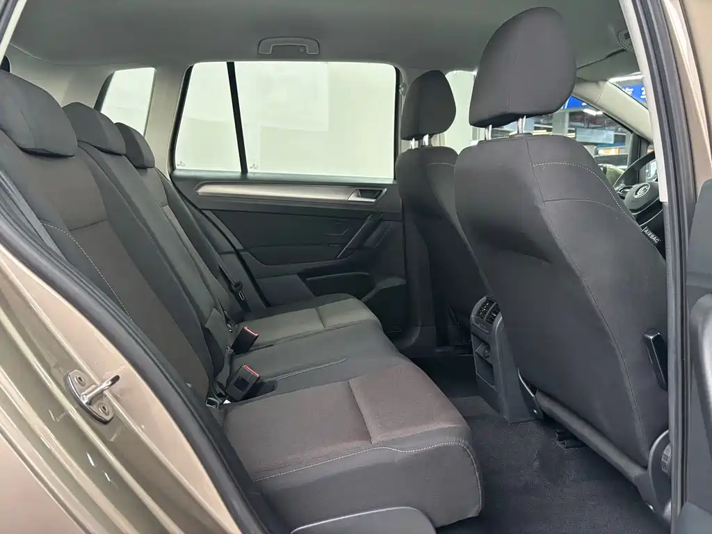 Volkswagen Golf Sportsvan — миниатюра 6