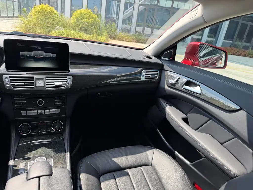 Mercedes-Benz CLS — миниатюра 8