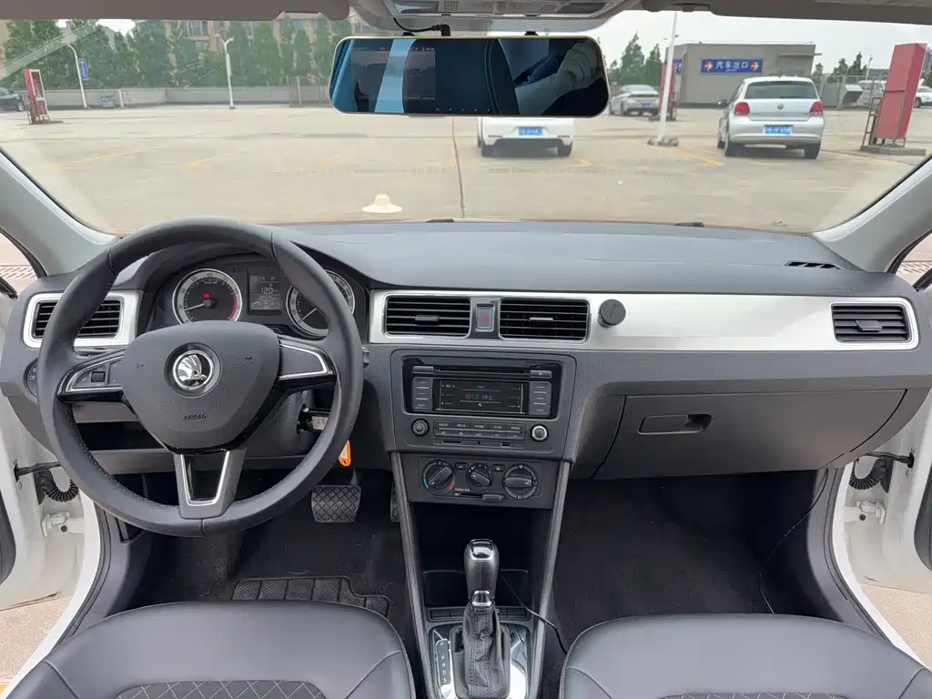 Skoda Rapid — миниатюра 9