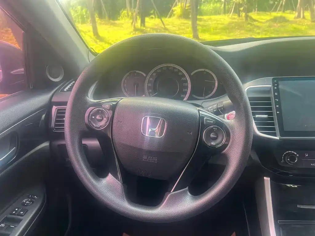 Honda Accord — миниатюра 7