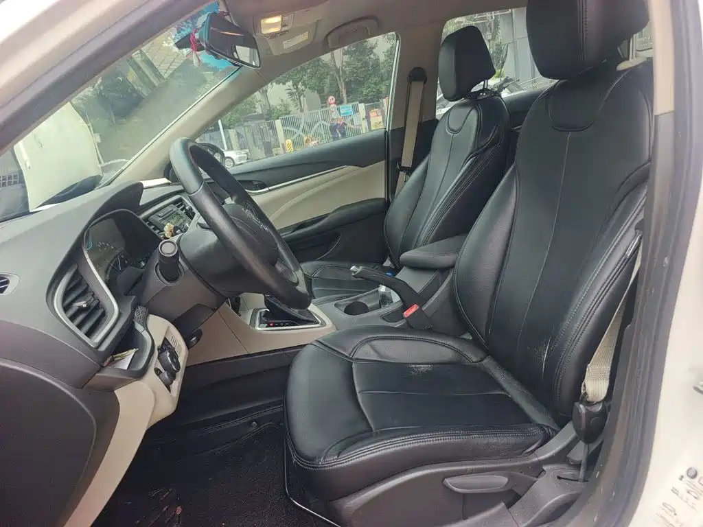 Buick Excelle — миниатюра 8