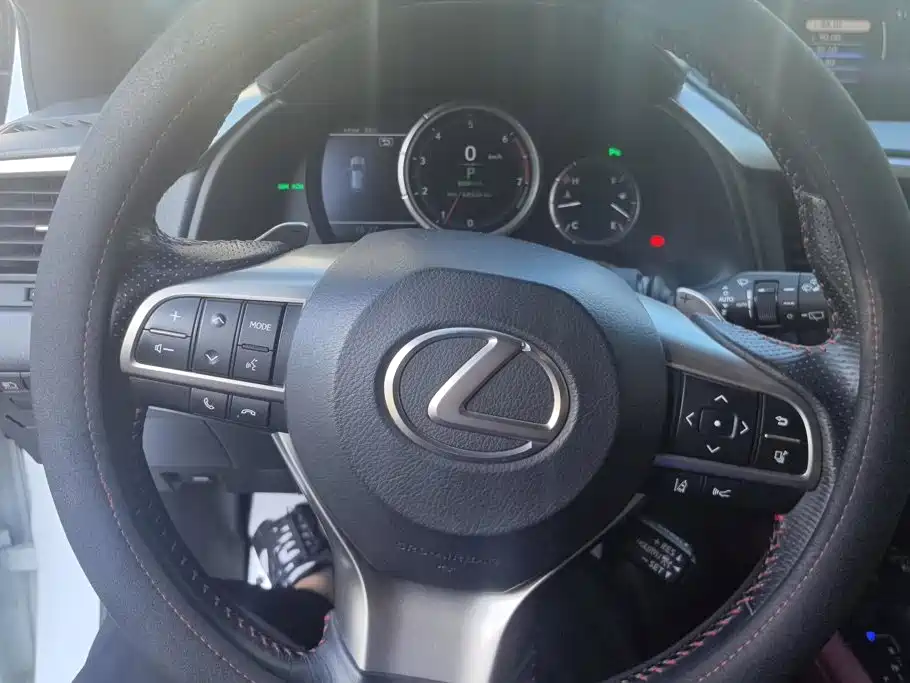 Lexus RX — миниатюра 15