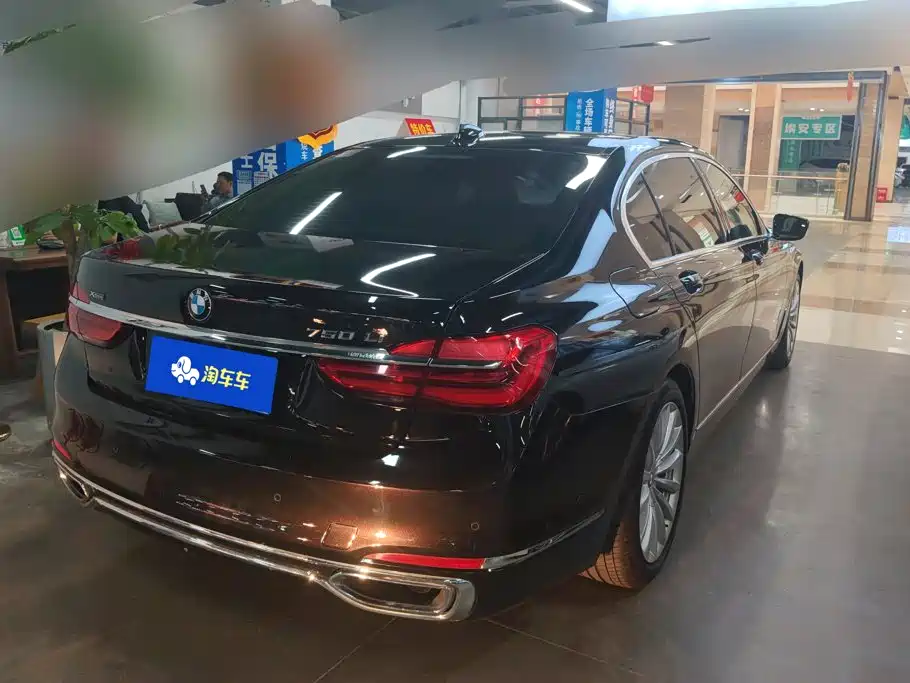 BMW 7 Series — миниатюра 3