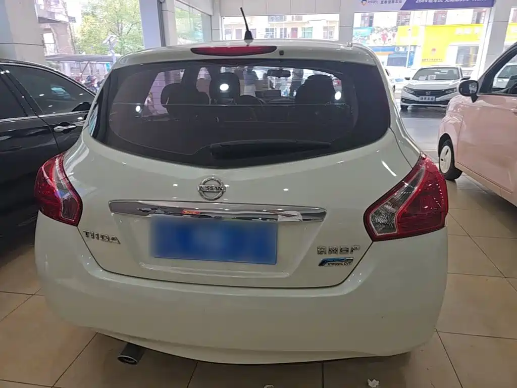 Nissan Tiida — миниатюра 6