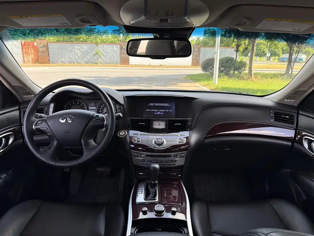Infiniti Q70 — миниатюра 9