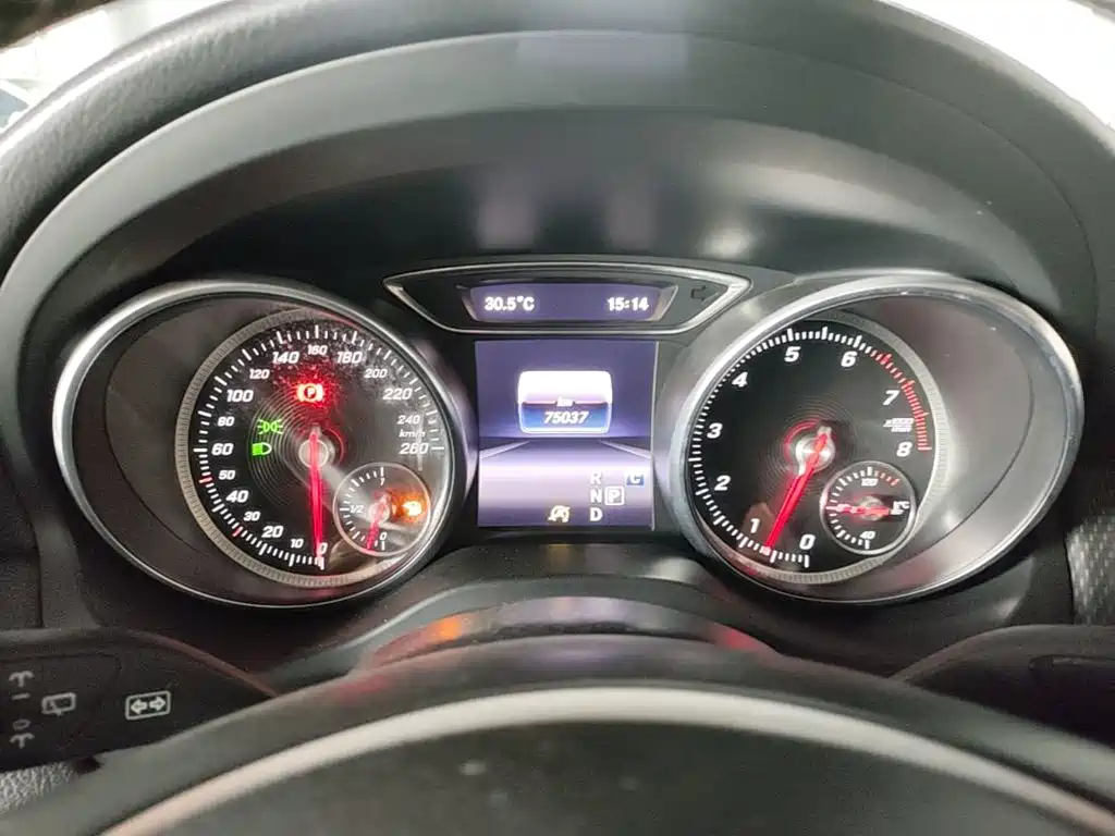 Mercedes-Benz GLA — миниатюра 12