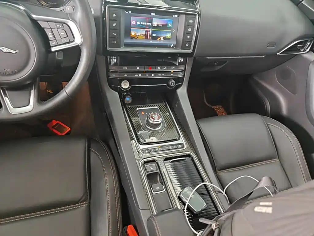 Jaguar F-PACE — миниатюра 14