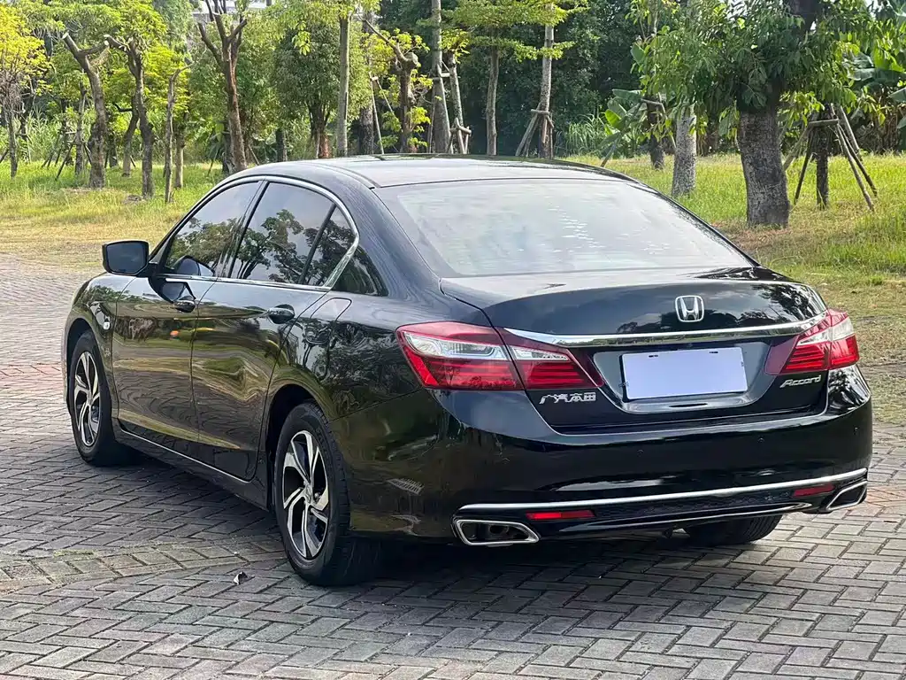 Honda Accord — миниатюра 16