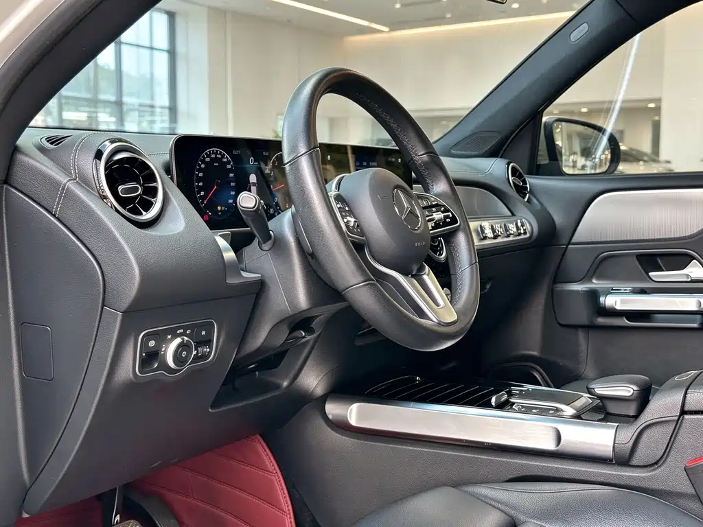 Mercedes-Benz GLB — миниатюра 20