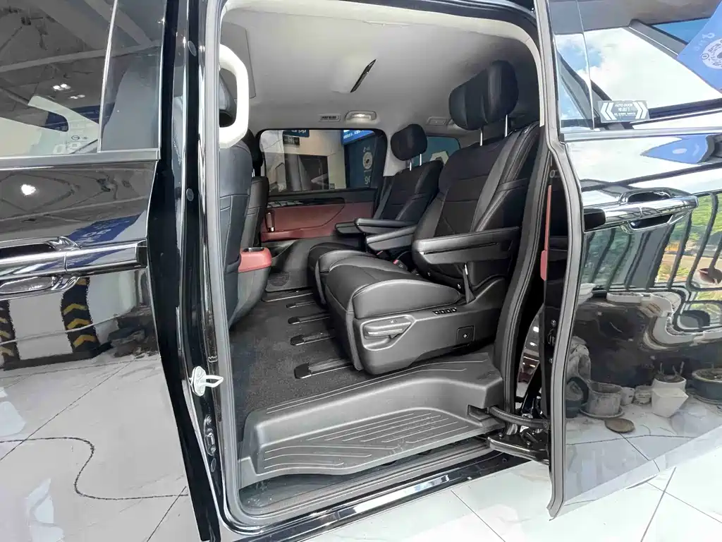 GAC Motor 传祺E8 PHEV — миниатюра 11