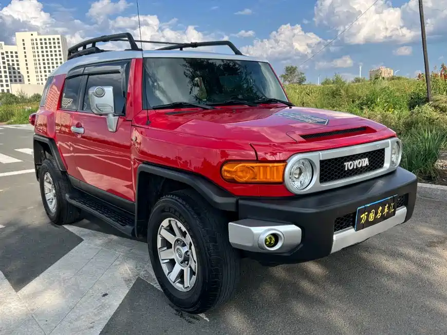 Toyota FJ Cruiser — миниатюра 3