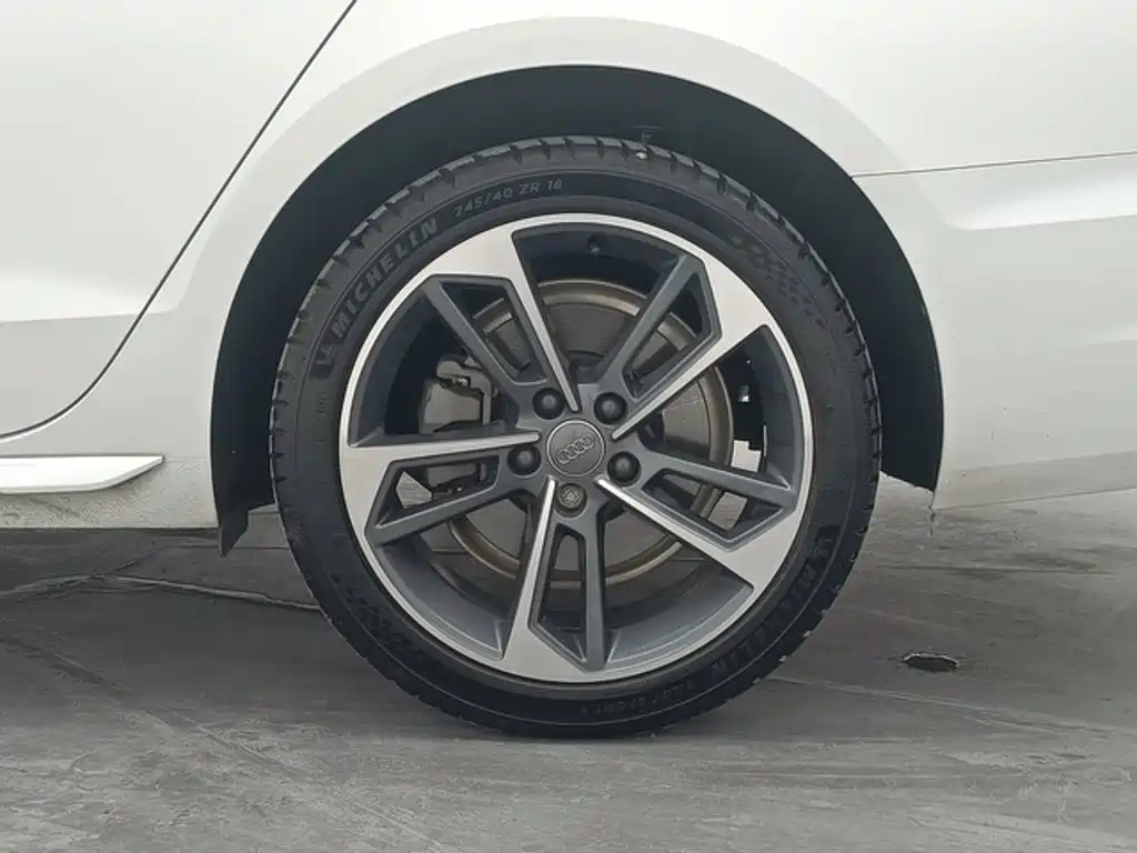 Audi A4L — миниатюра 11