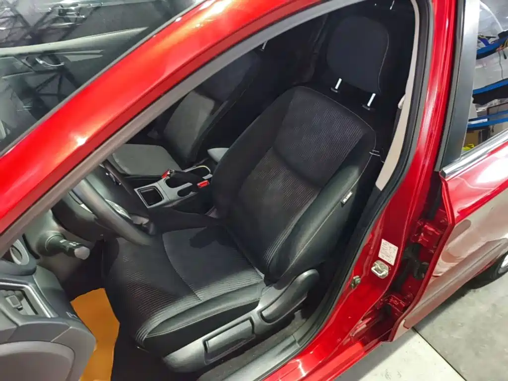 Nissan Tiida — миниатюра 15