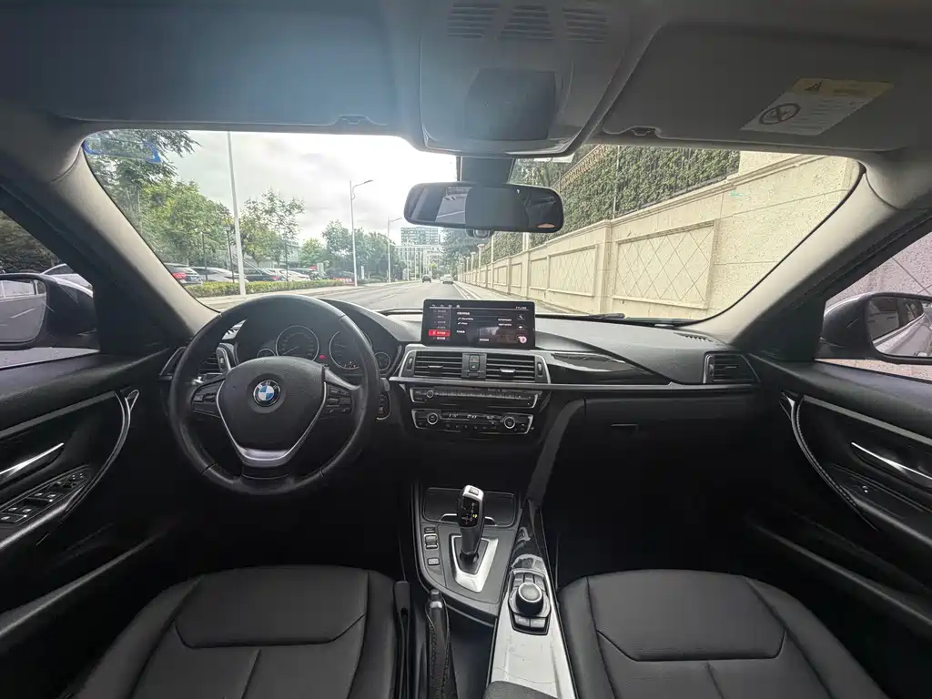 BMW 3 Series — миниатюра 8