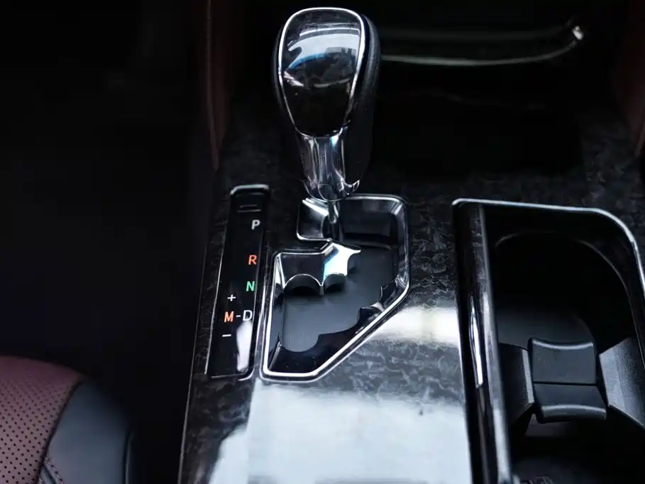 Toyota Crown — миниатюра 11