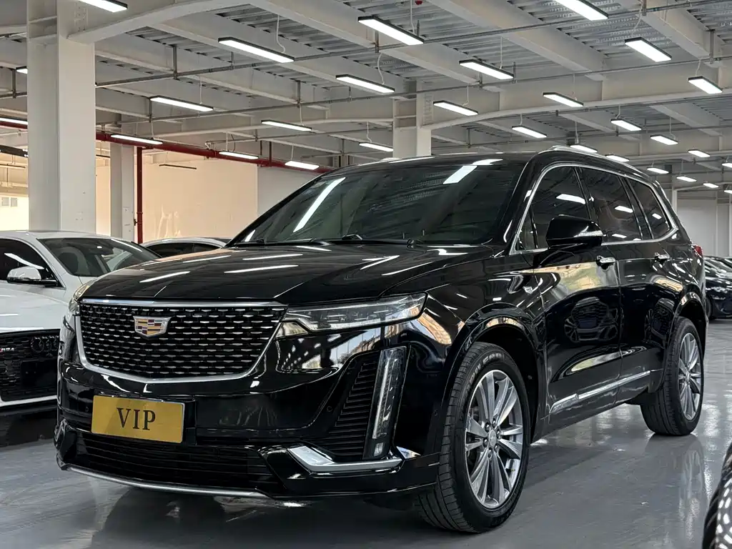 CADILLAC XT6