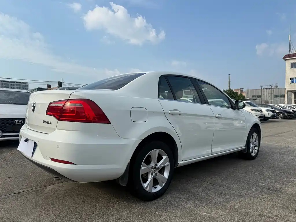 Volkswagen Bora — миниатюра 11