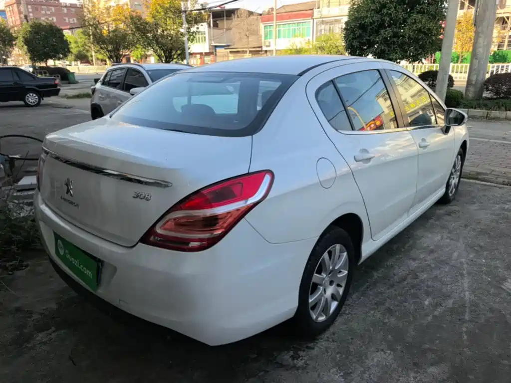 Peugeot 308 — миниатюра 7