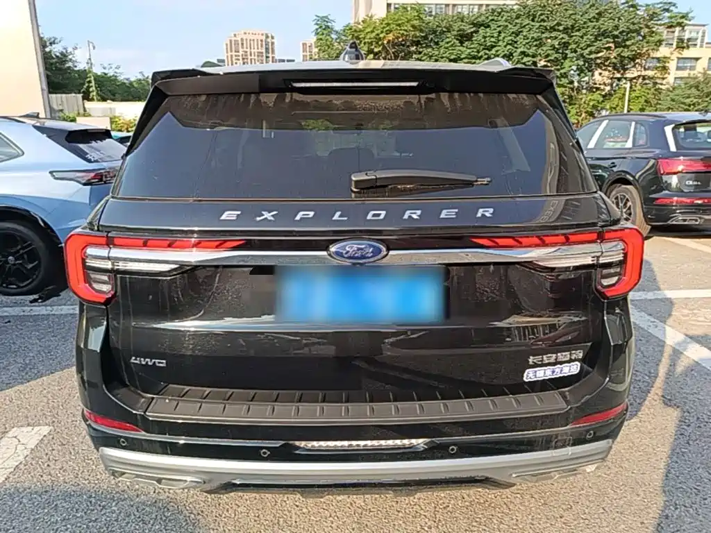 Ford Explorer — миниатюра 6