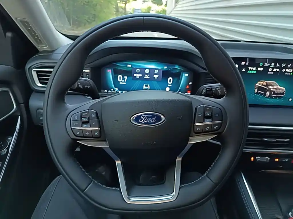 Ford Explorer — миниатюра 11