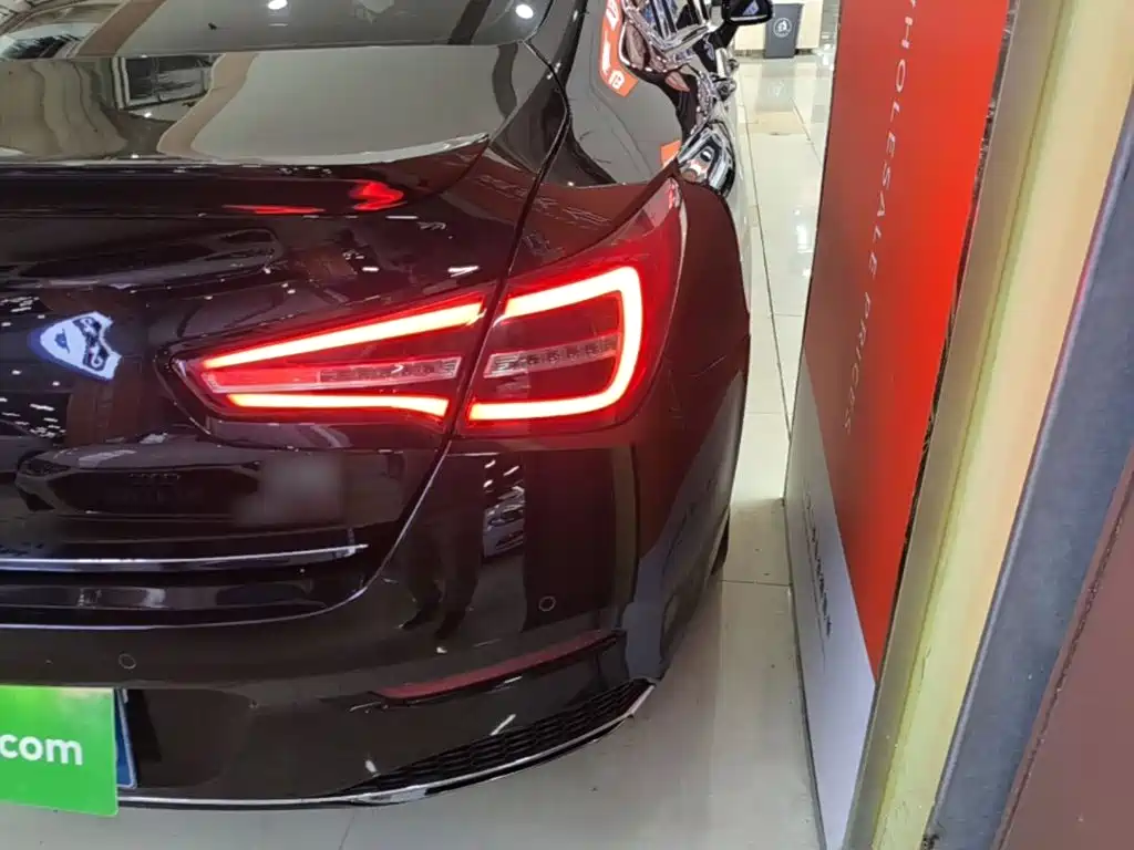 Hongqi Hongqi H5 — миниатюра 8