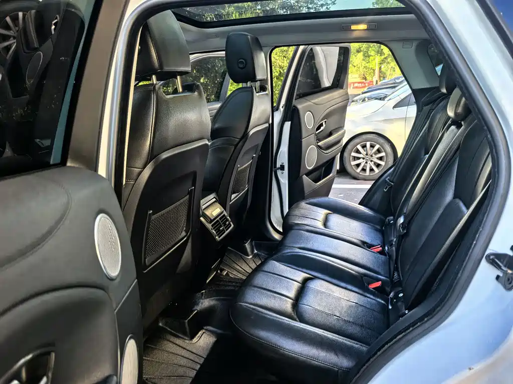 Land Rover Evoque — миниатюра 8