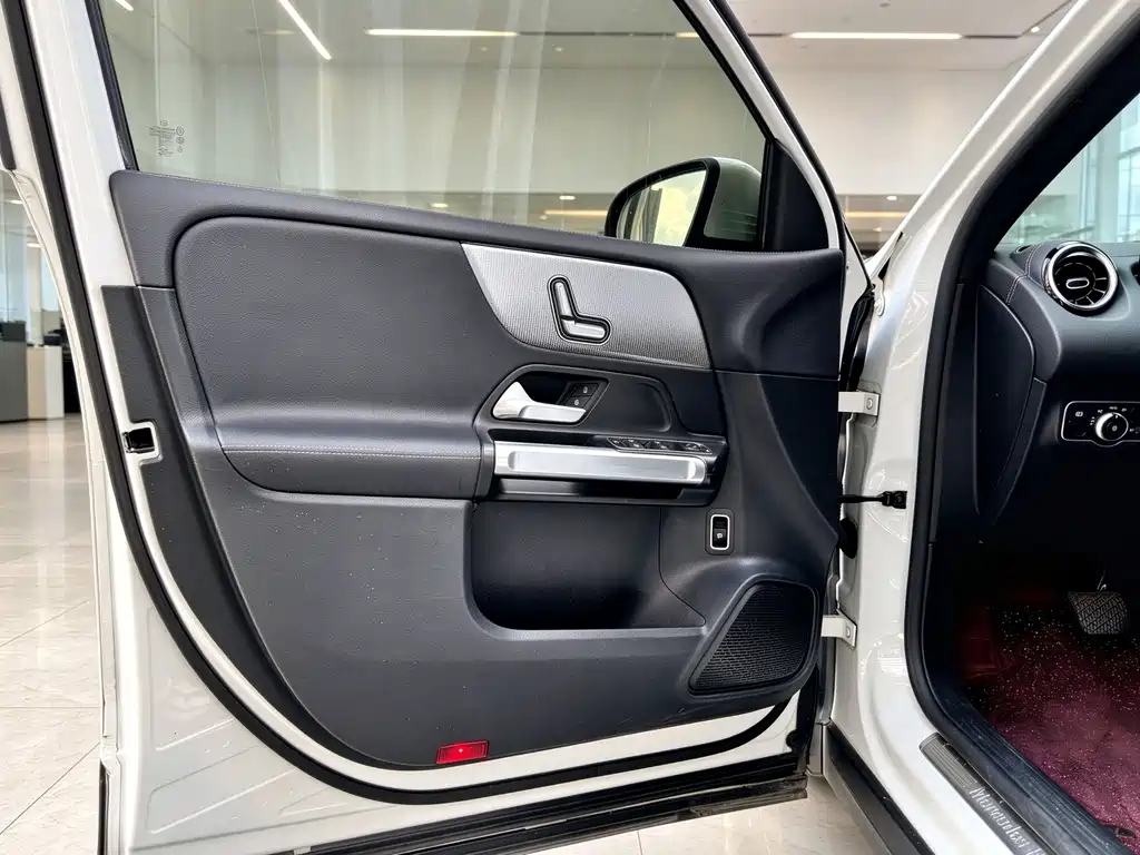 Mercedes-Benz GLB — миниатюра 19