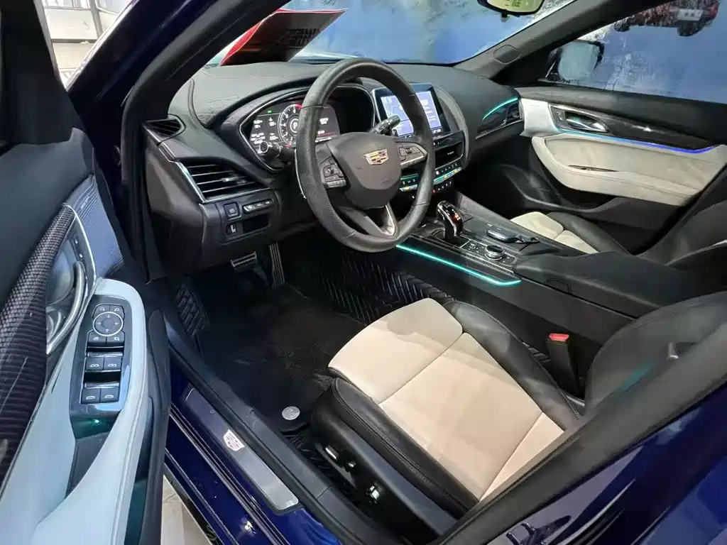 Cadillac CT5 2023 28T