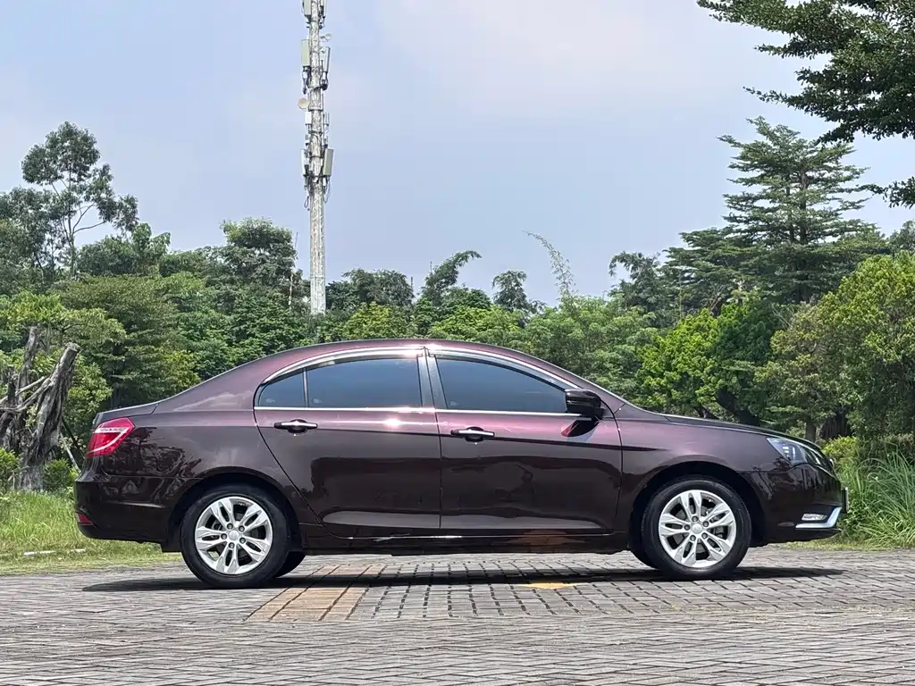 Geely Emgrand — миниатюра 5