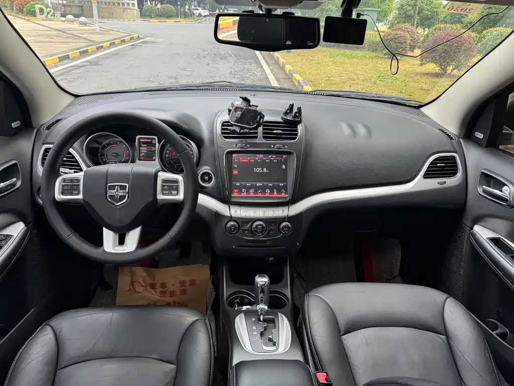 Dodge Journey — миниатюра 13