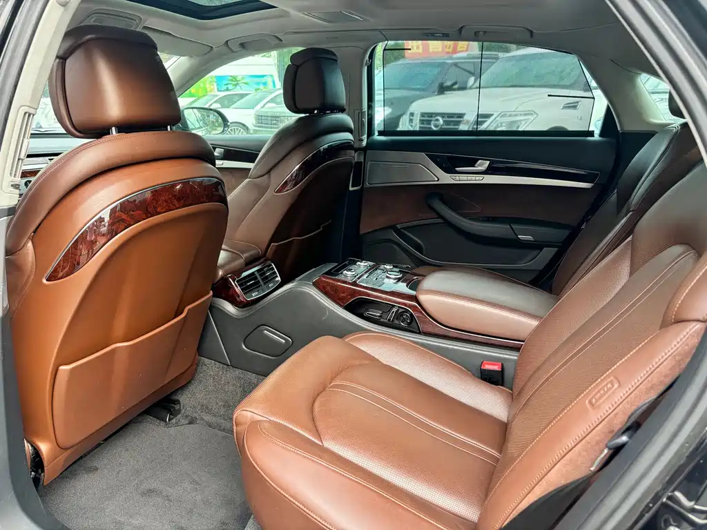 Audi A8 — миниатюра 8