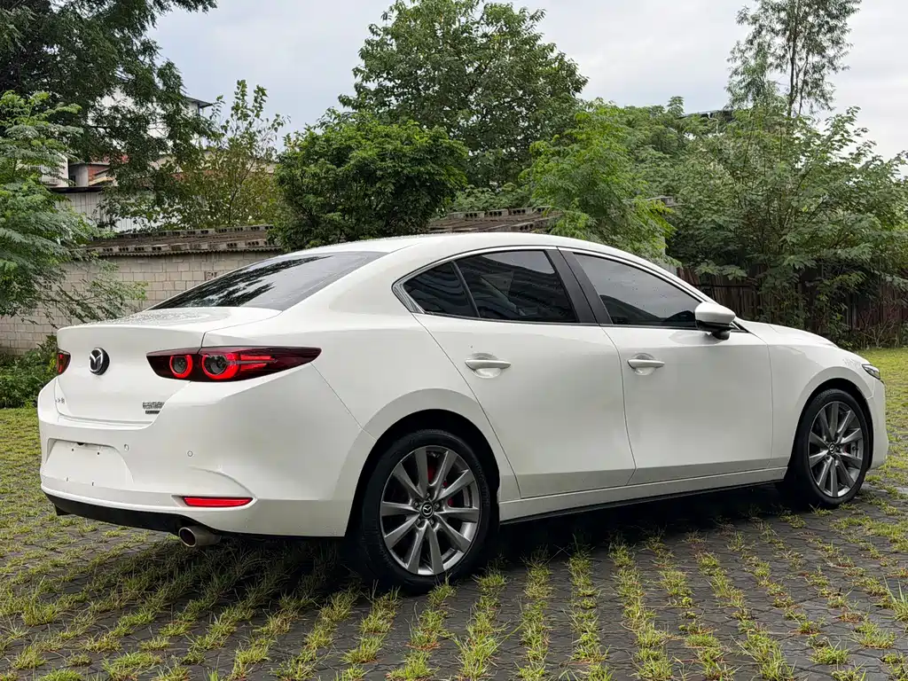 Mazda 3 Axela — миниатюра 4