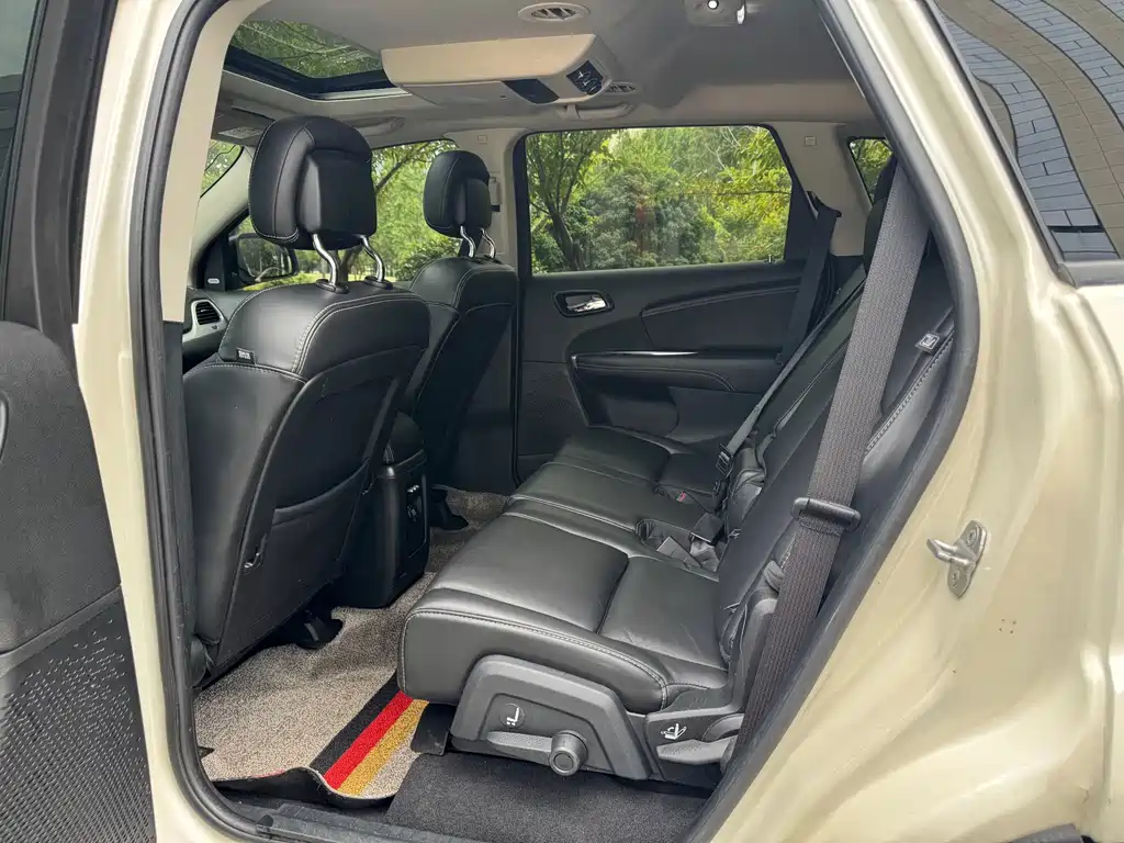 Dodge Journey — миниатюра 8