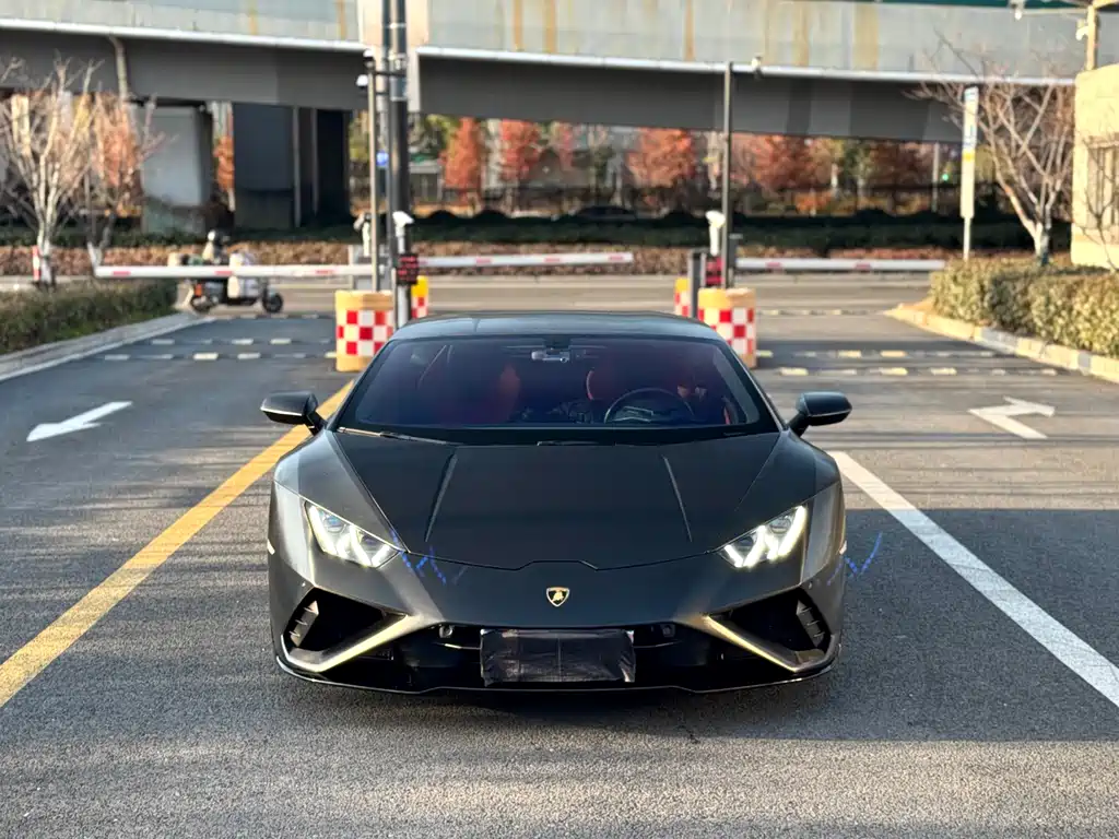 LAMBORGHINI HURACÁN