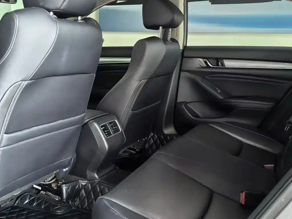 Honda Accord — миниатюра 6