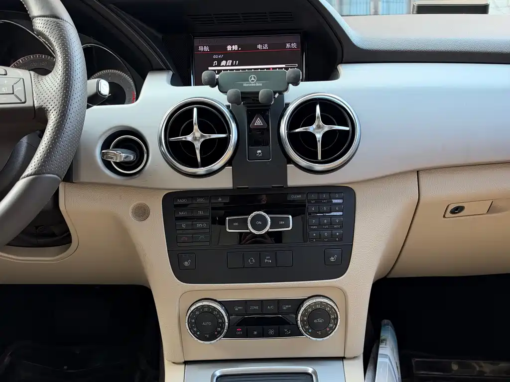 Mercedes-Benz GLK-Class — миниатюра 12