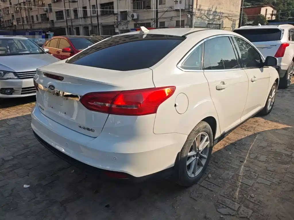 Ford Focus — миниатюра 7
