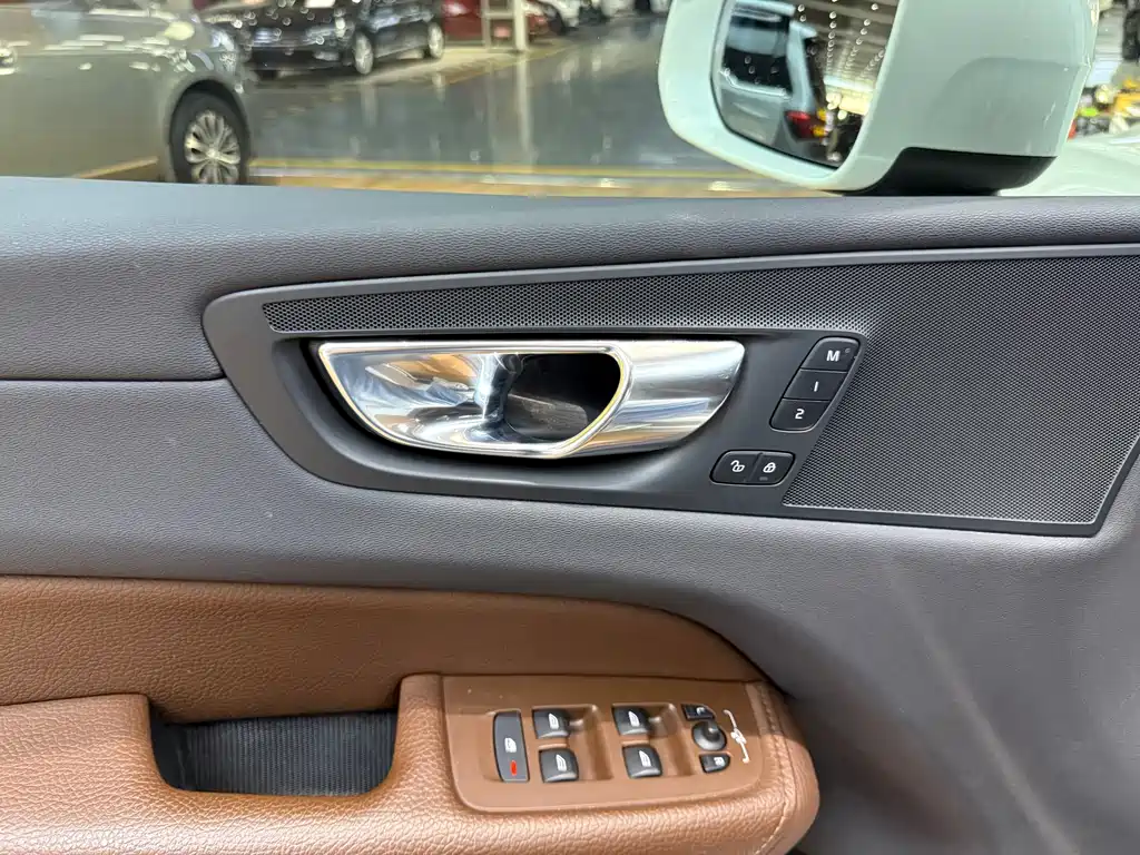 Volvo XC60 — миниатюра 14