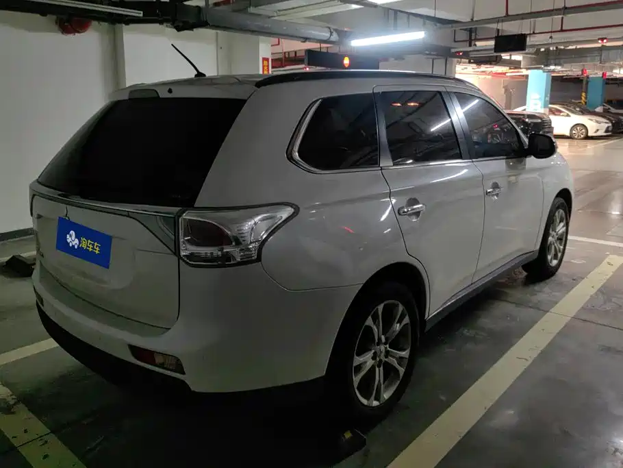 Mitsubishi Outlander (Import) — миниатюра 3
