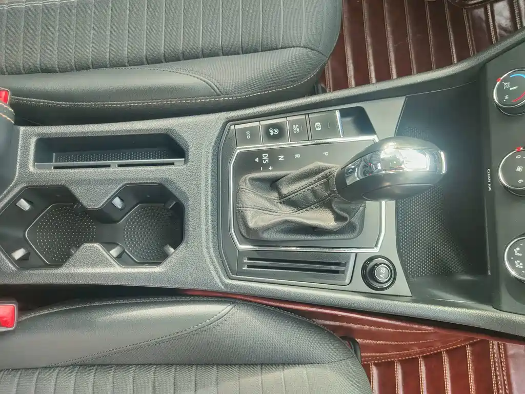 Volkswagen Lavida — миниатюра 11