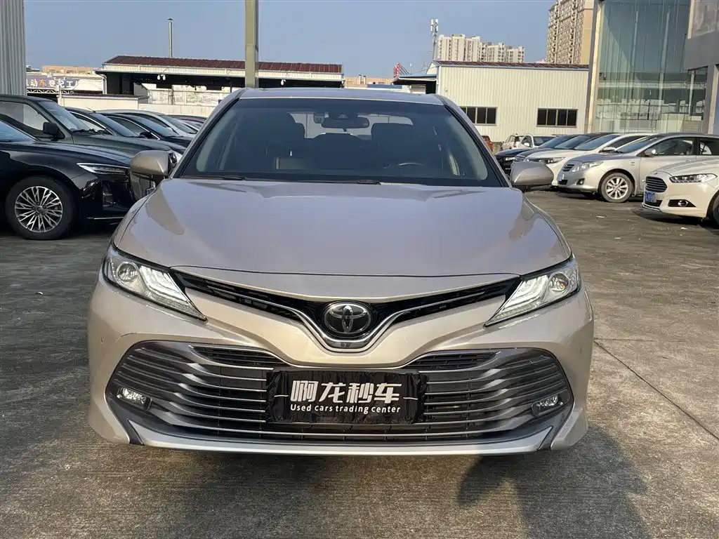 Toyota Camry — миниатюра 2