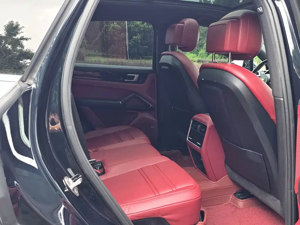 Porsche Cayenne — миниатюра 14