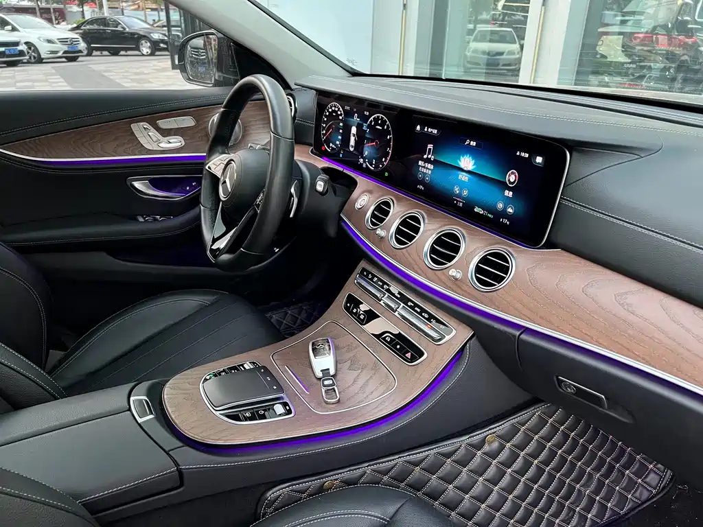 MERCEDES-BENZ E CLASS