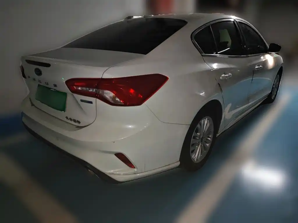 Ford Focus — миниатюра 4