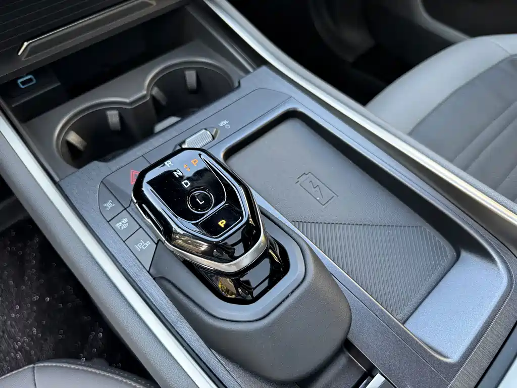 Ford Edge — миниатюра 16