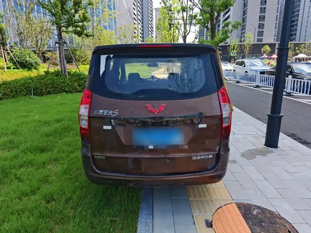 Wuling Hongguang — миниатюра 5