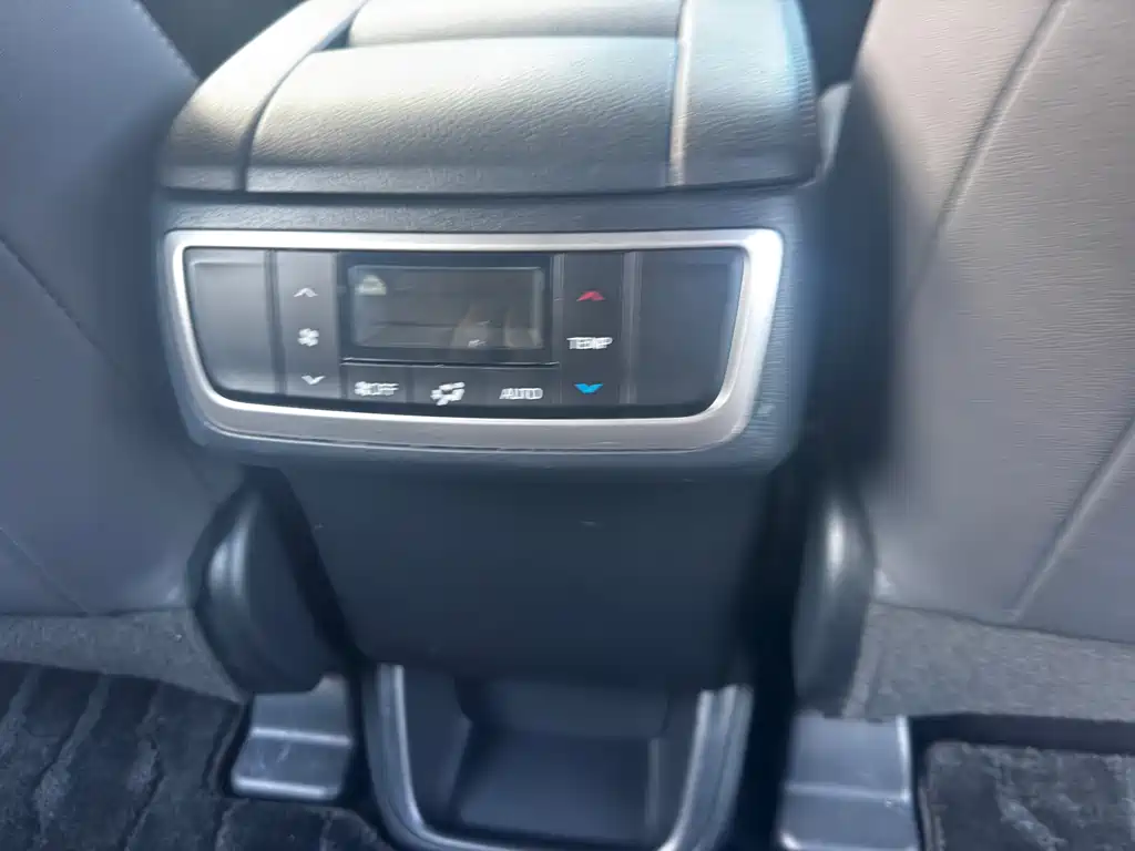 Toyota Highlander — миниатюра 14