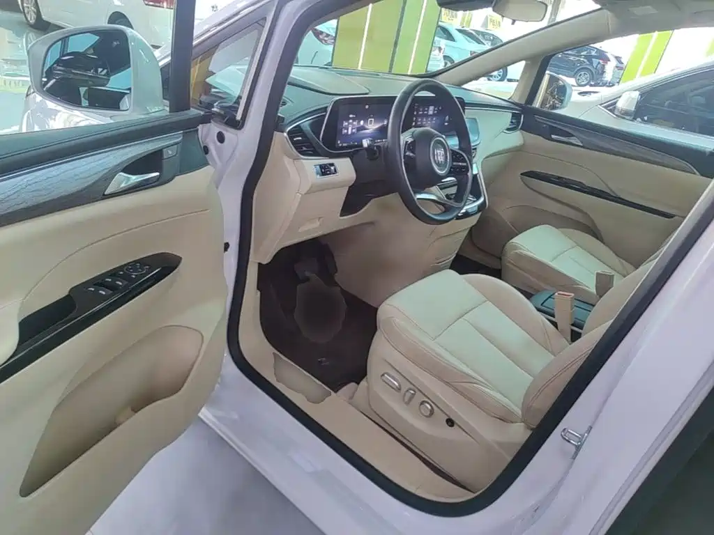 Buick GL8 Hybrid — миниатюра 16