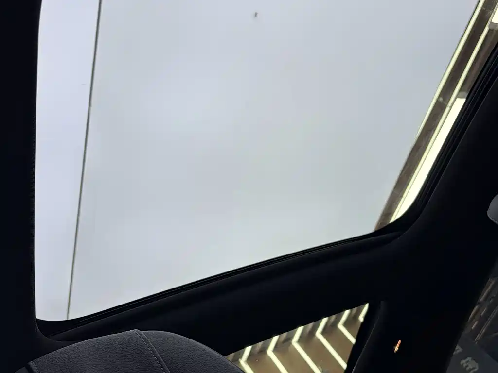 Mercedes-Benz E-Class New Energy — миниатюра 15