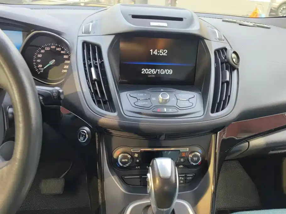 Ford Kuga — миниатюра 13